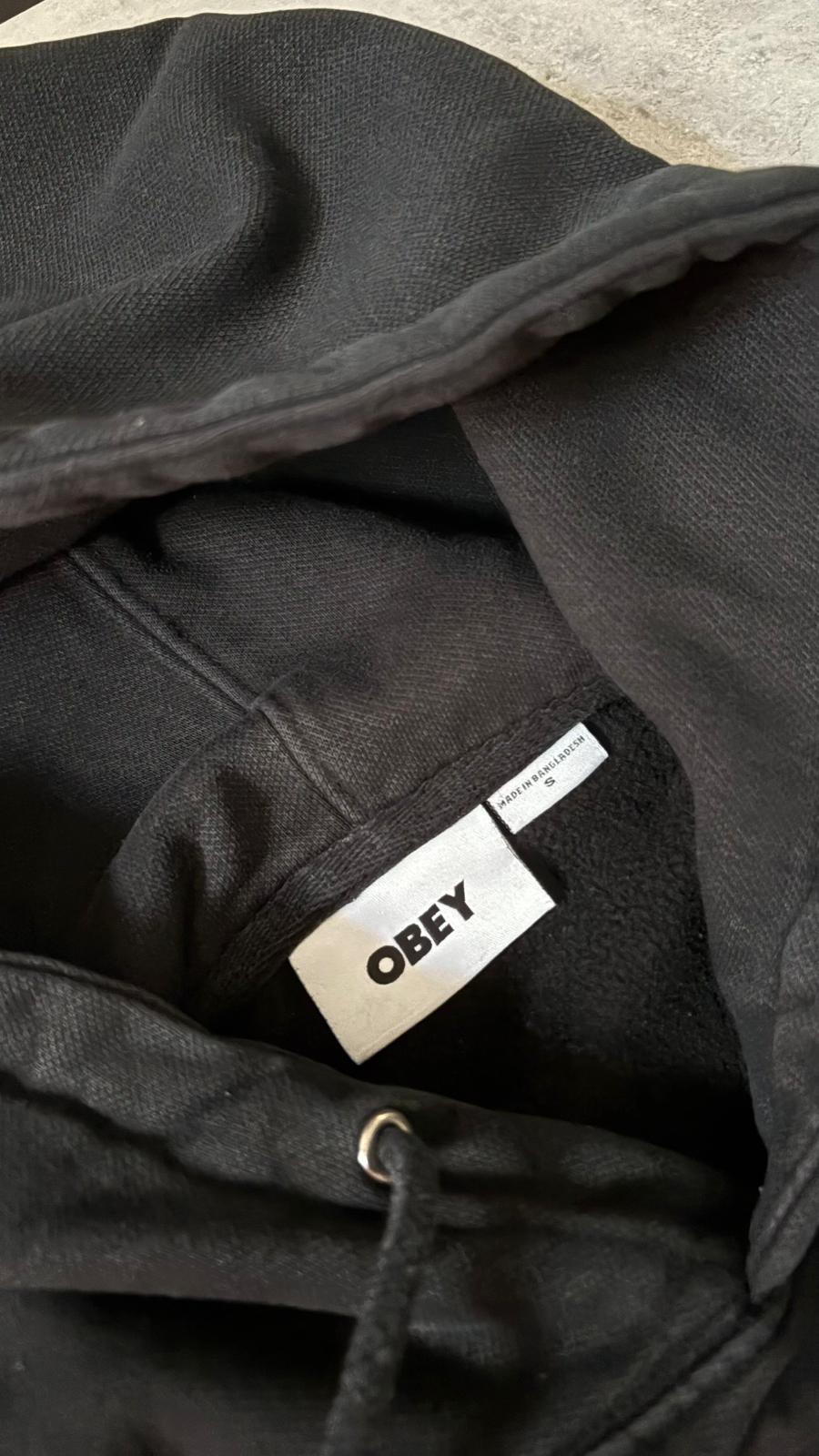 OBEY Cupid hoodie nera – fronte stesa